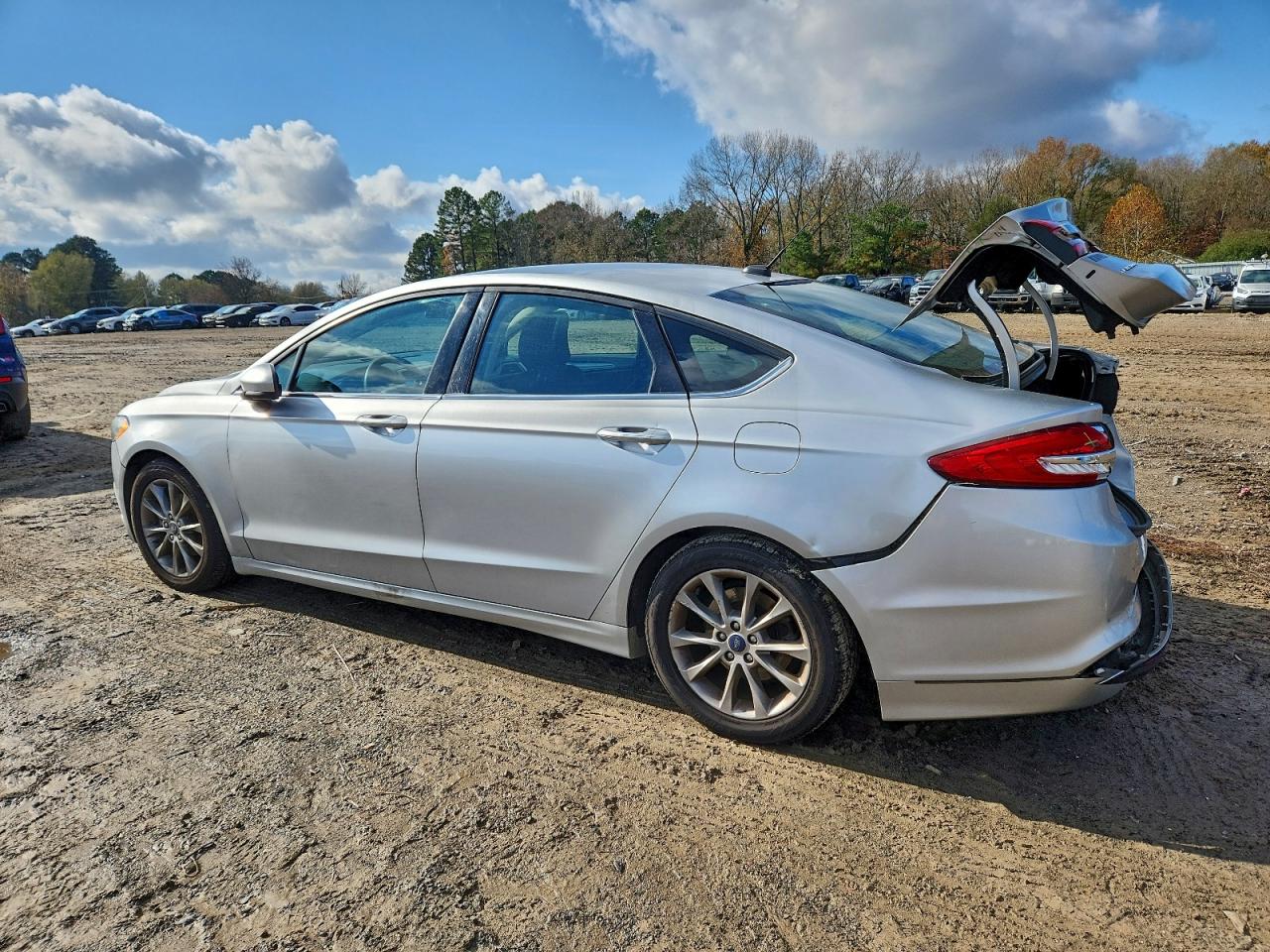 Ford Fusion Se Image 2