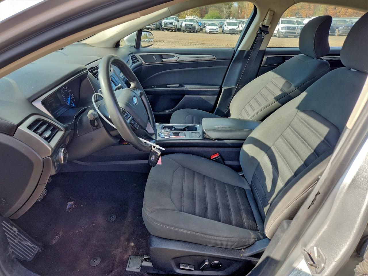 Ford Fusion Se Image 5