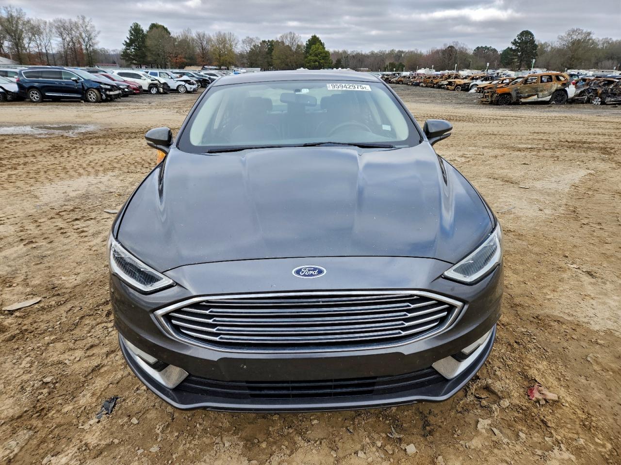 Ford Fusion Se Image 3