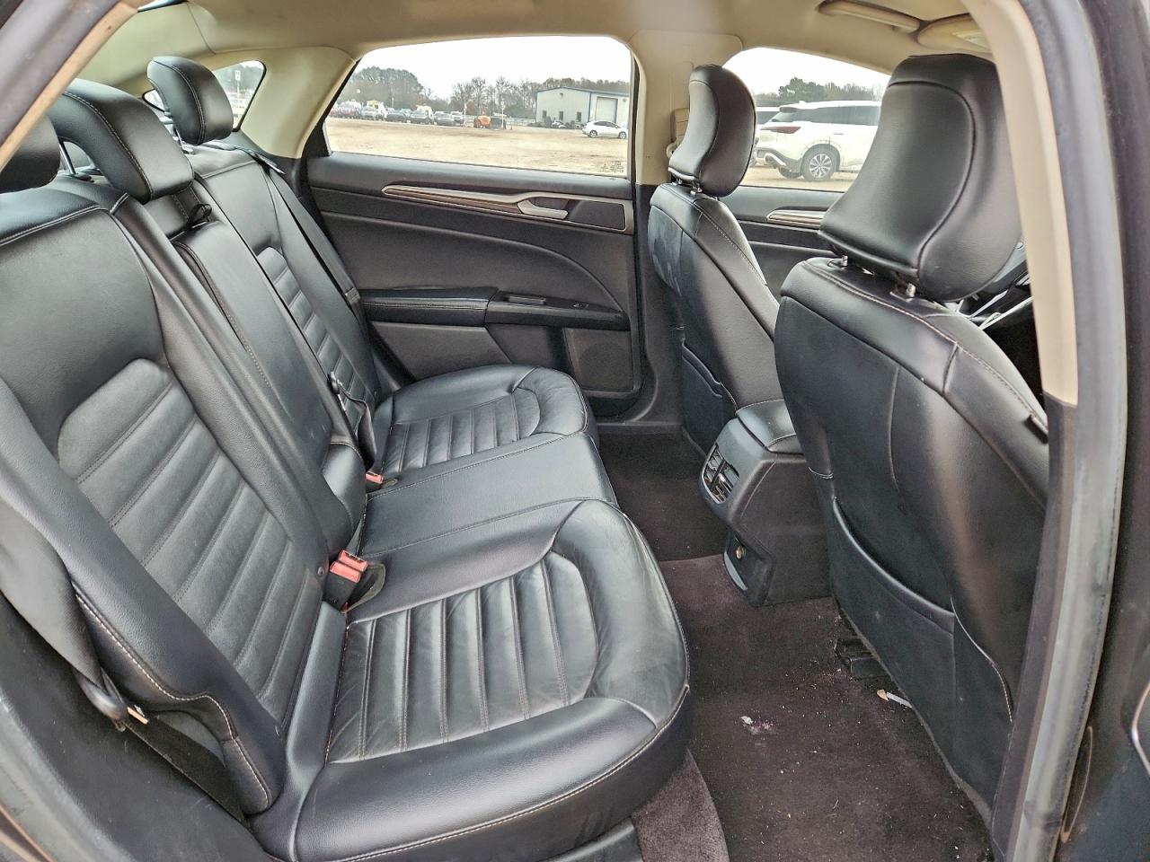 Ford Fusion Se Image 9