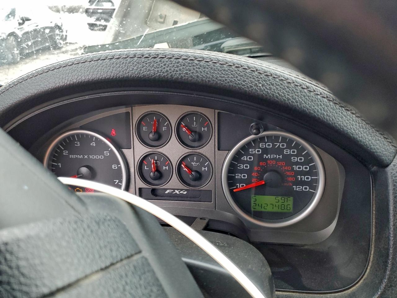 Ford F-150 Supercrew Image 10