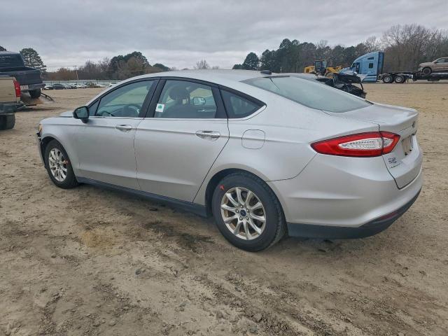 Ford Fusion S Image 3