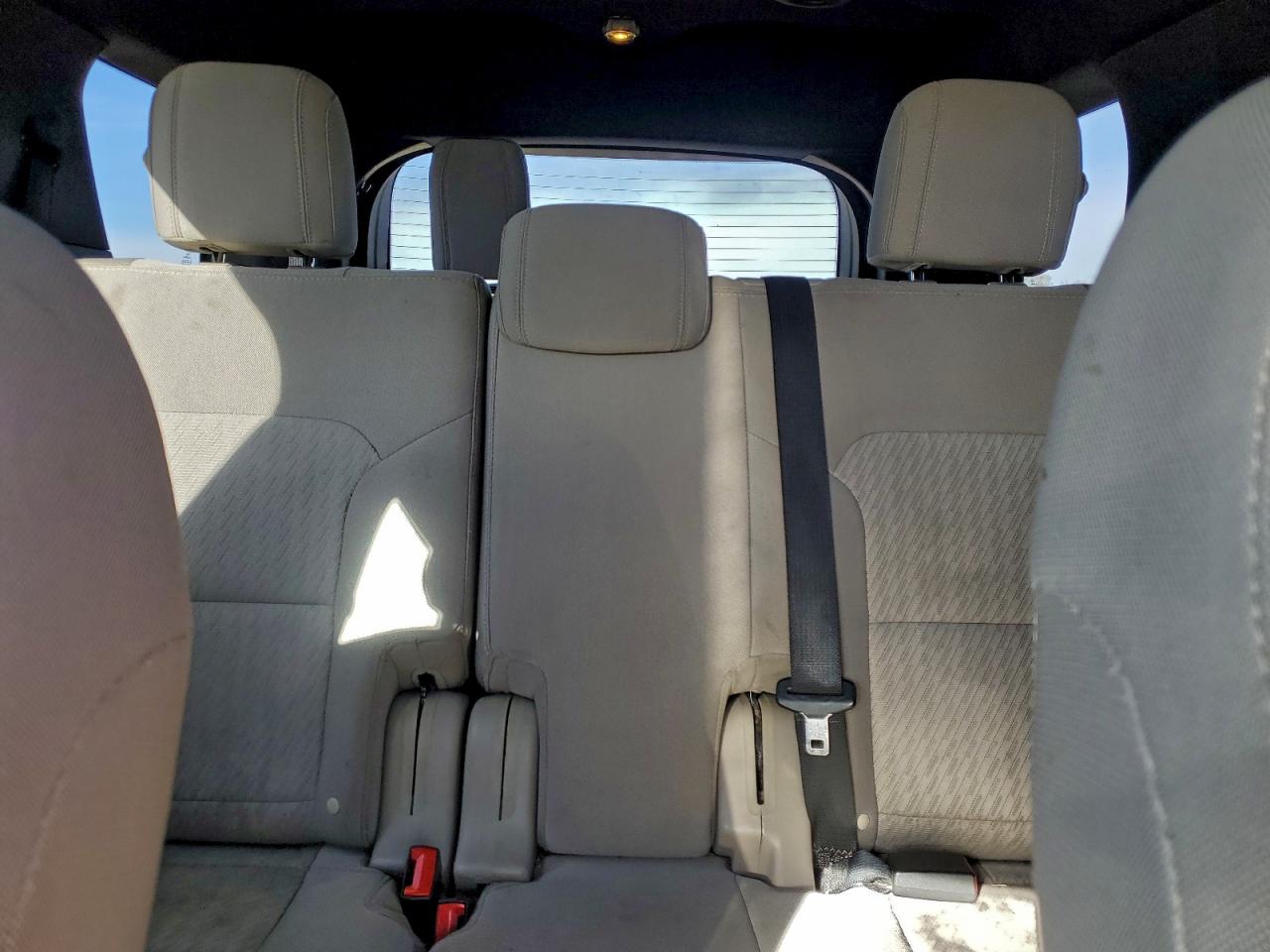 Ford Explorer Image 11