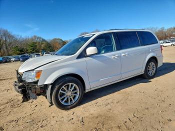  Salvage Dodge Caravan