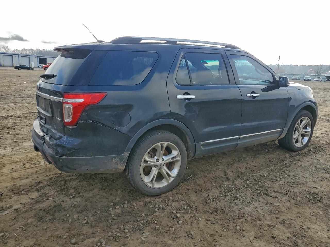 Ford Explorer Limited Image 12