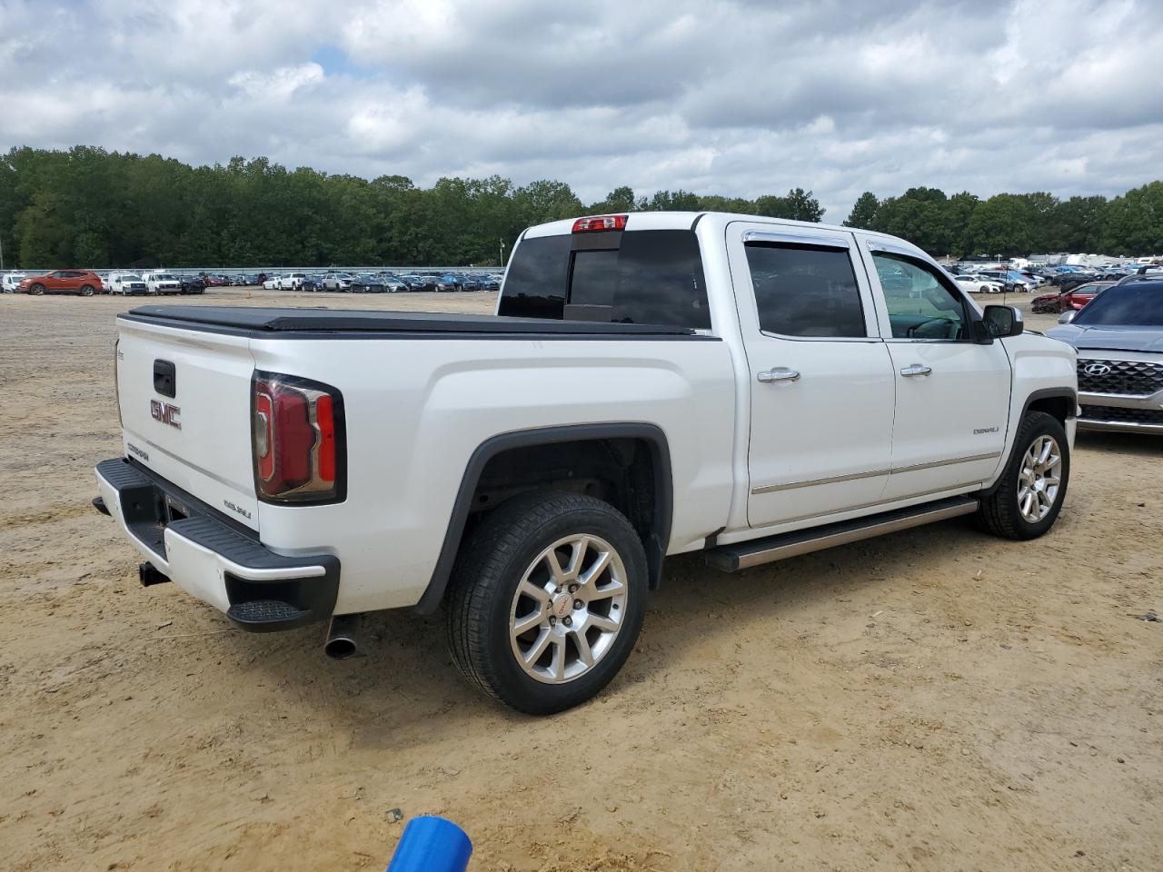 GMC Sierra K1500 Denali Image 2