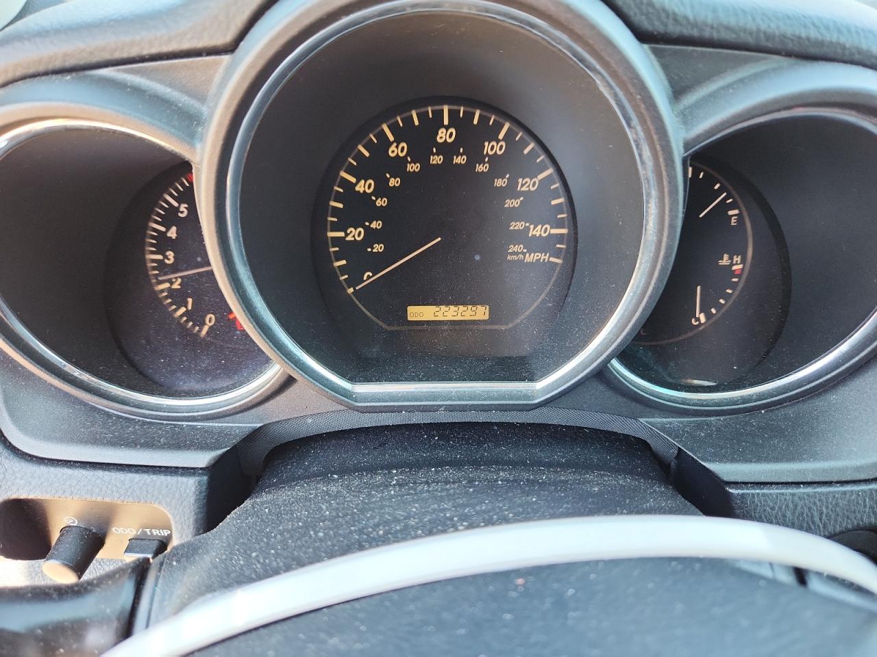 Lexus RX 330 Image 12