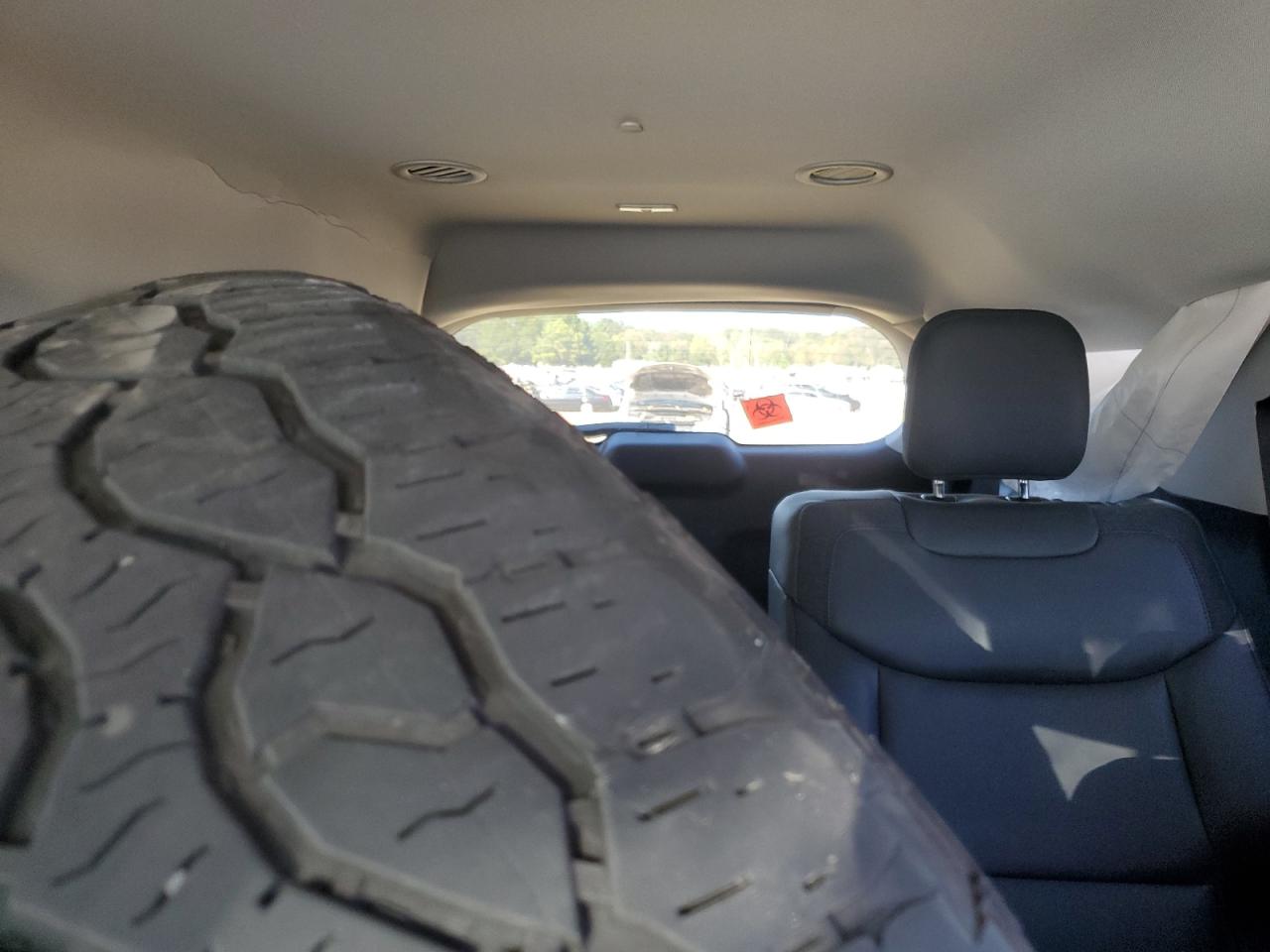 Ford Explorer Active Image 11