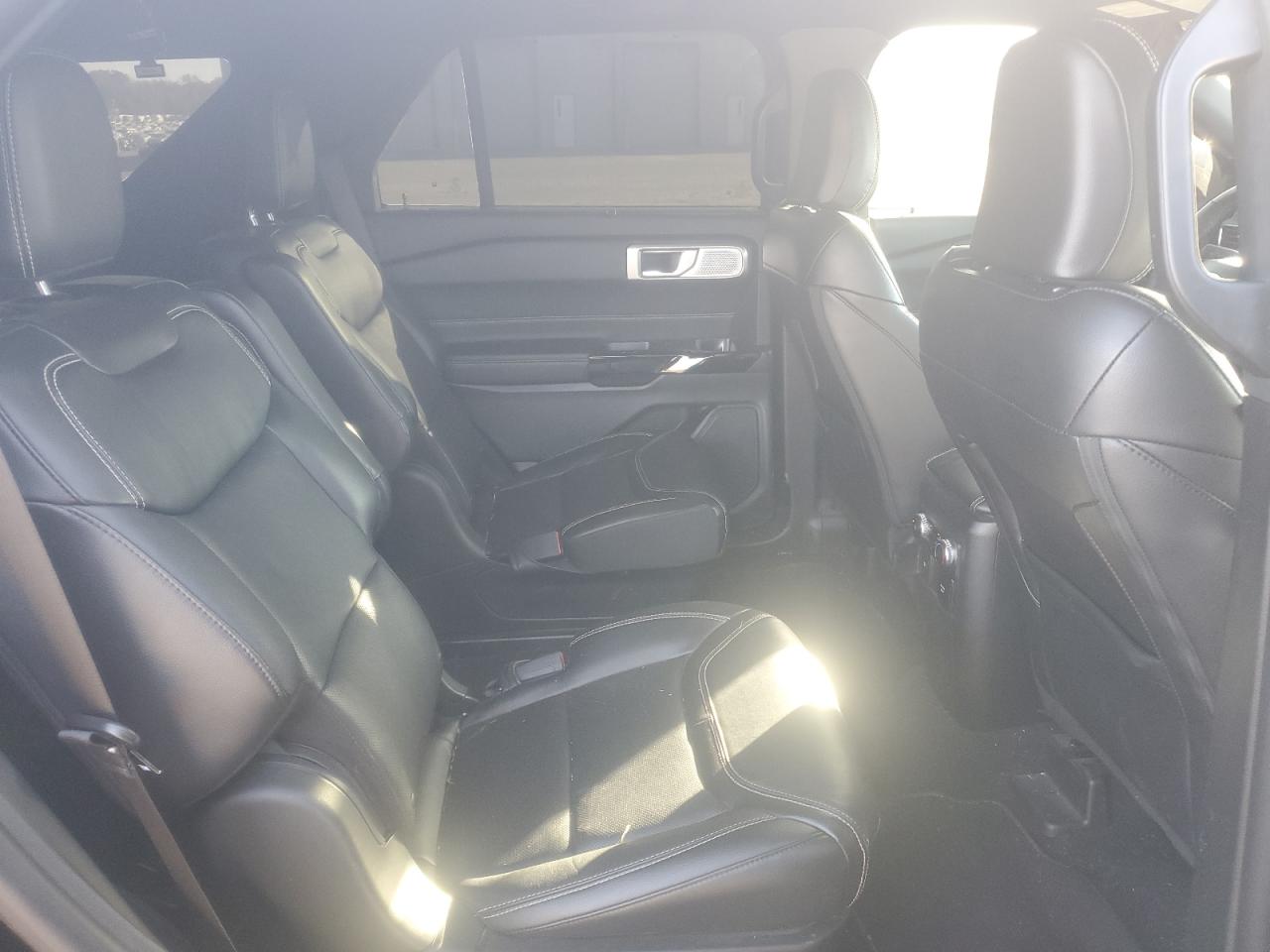 Ford Explorer St Image 11