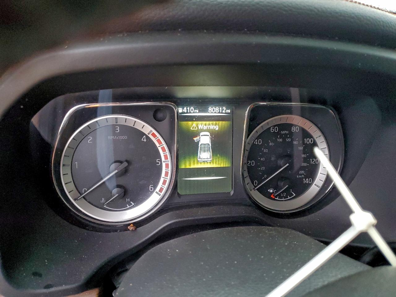 Nissan Titan Sl Image 10