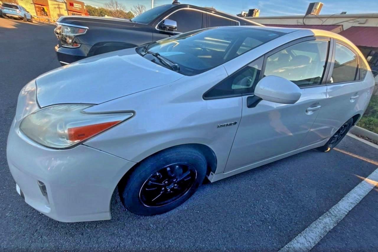 Toyota Prius Image 2