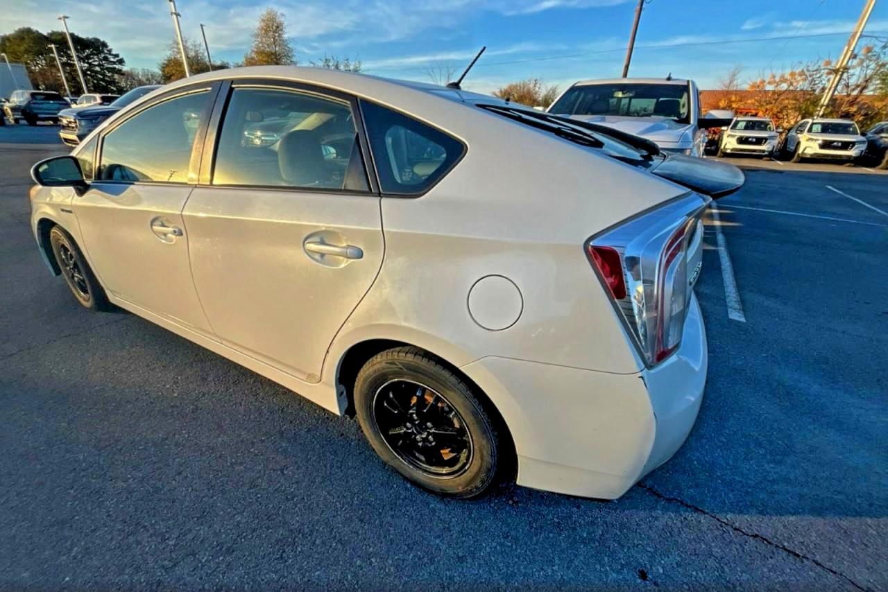 Toyota Prius Image 3