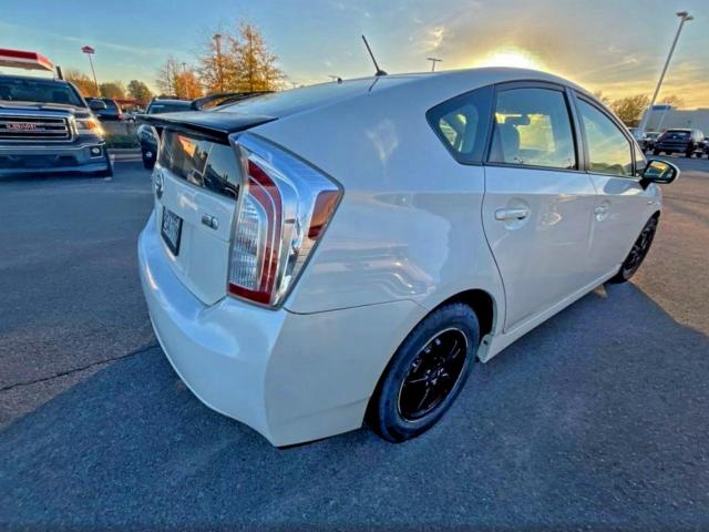 Toyota Prius Image 9