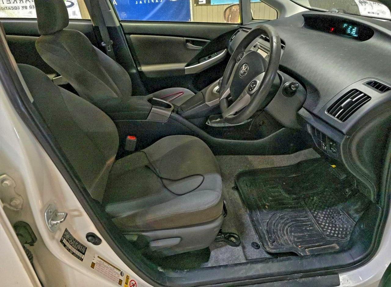 Toyota Prius Image 7