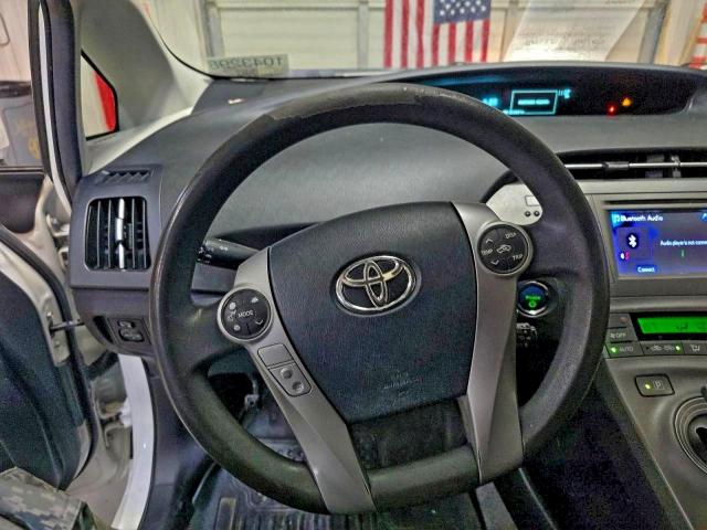 Toyota Prius Image 8
