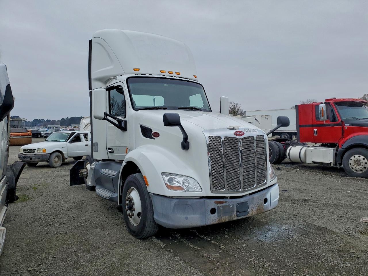 Peterbilt 579 Image 1