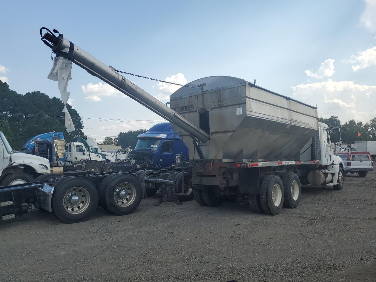 Freightliner Columbia 1 Columbia Image 8