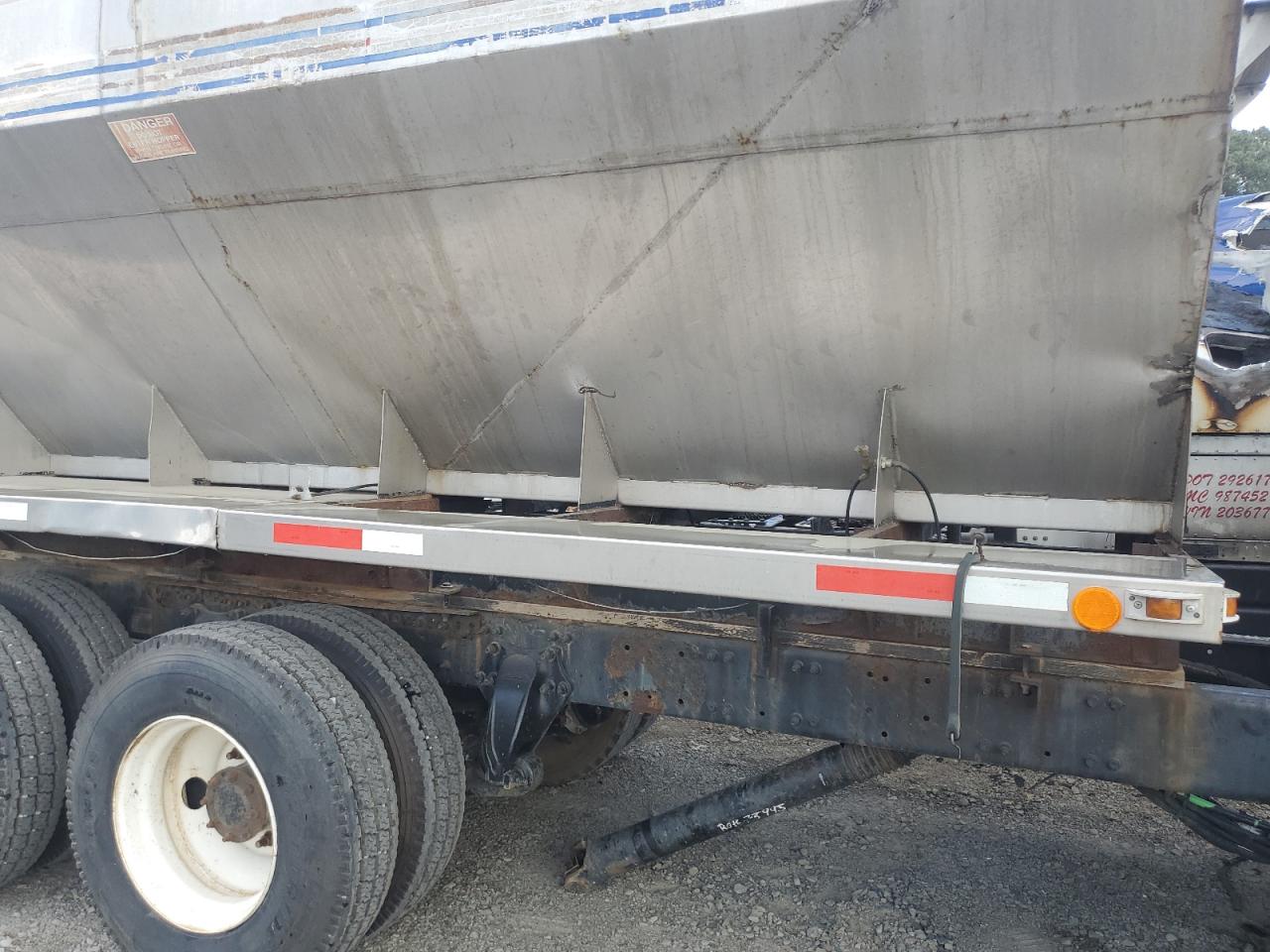 Freightliner Columbia 1 Columbia Image 3