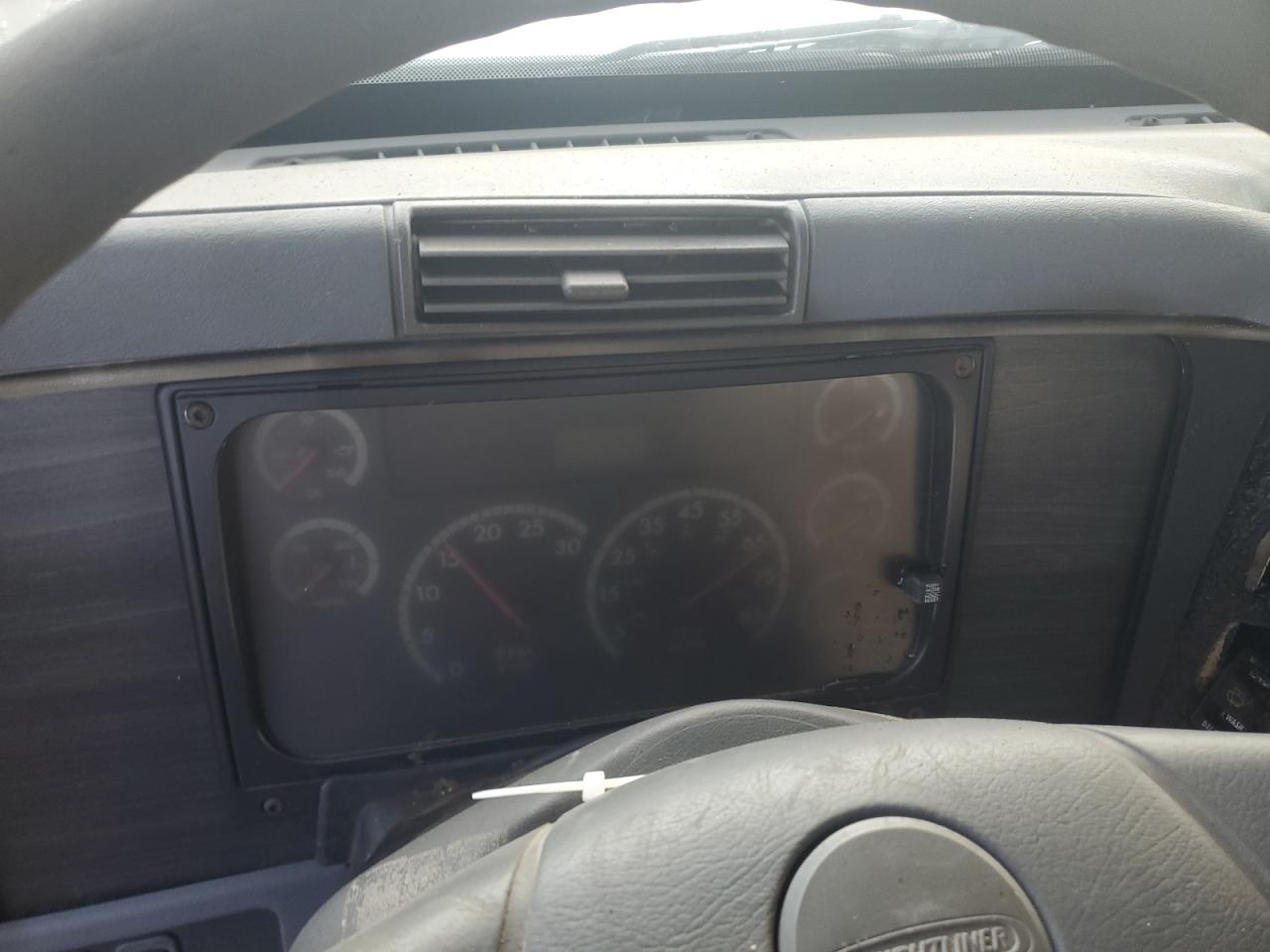 Freightliner Columbia 1 Columbia Image 9