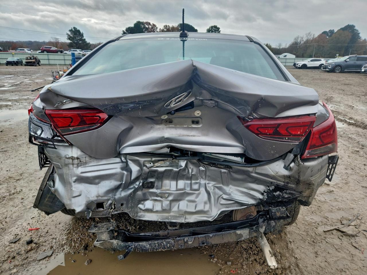 Hyundai ACCENT Se Image 8