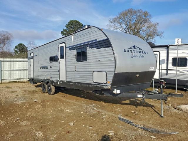  Salvage East To West Trailer