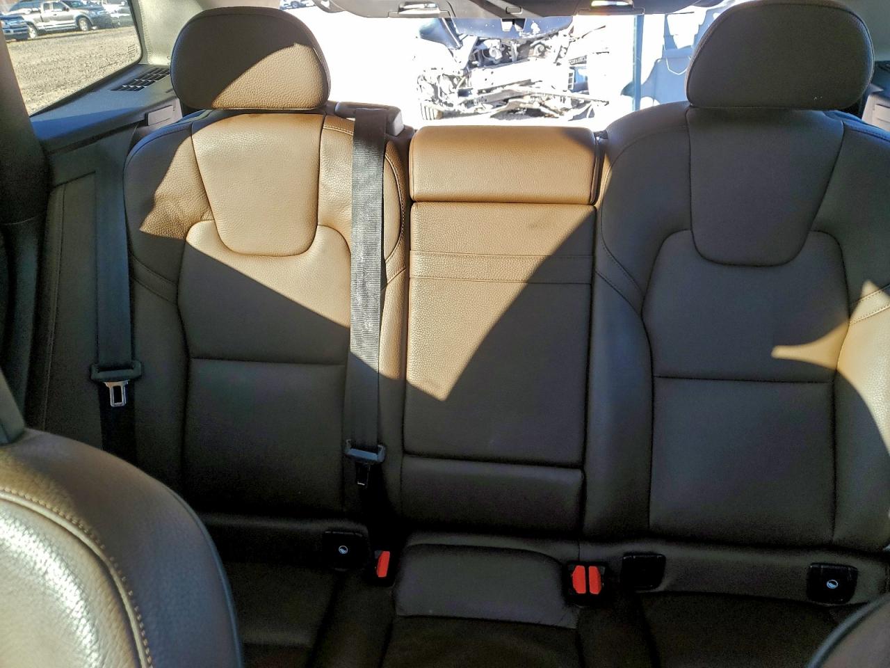 Volvo XC60 T5 Momentum Image 4