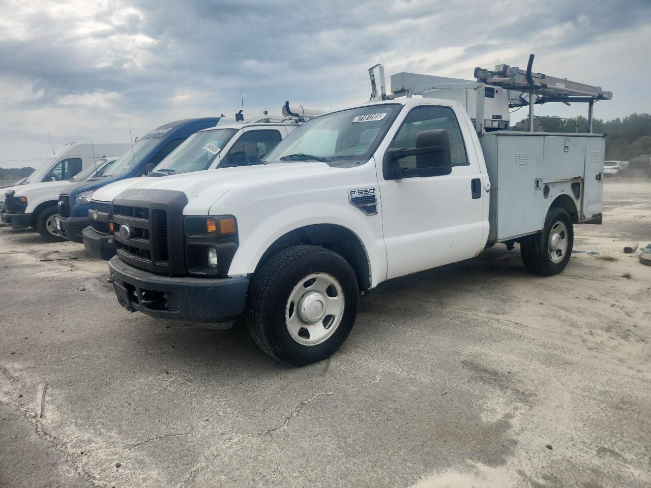 Ford F-350 Srw Super Duty Image 1