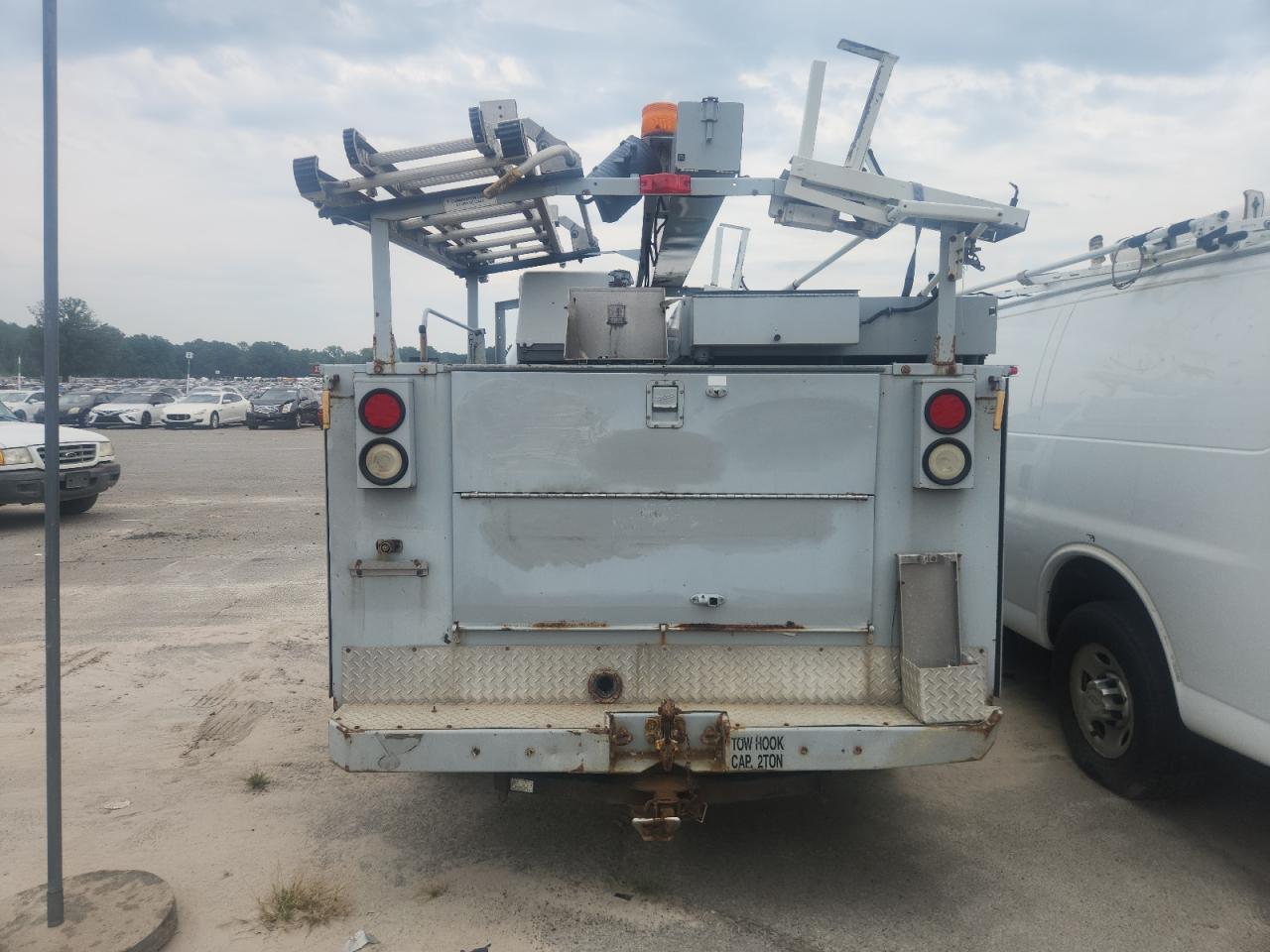 Ford F-350 Srw Super Duty Image 6