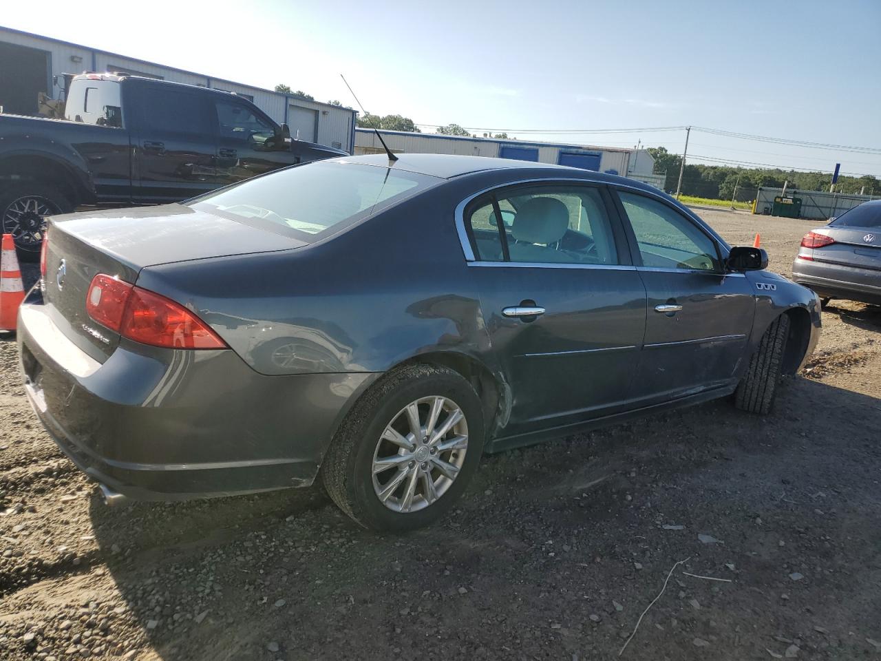 Buick Lucerne Cx Image 8