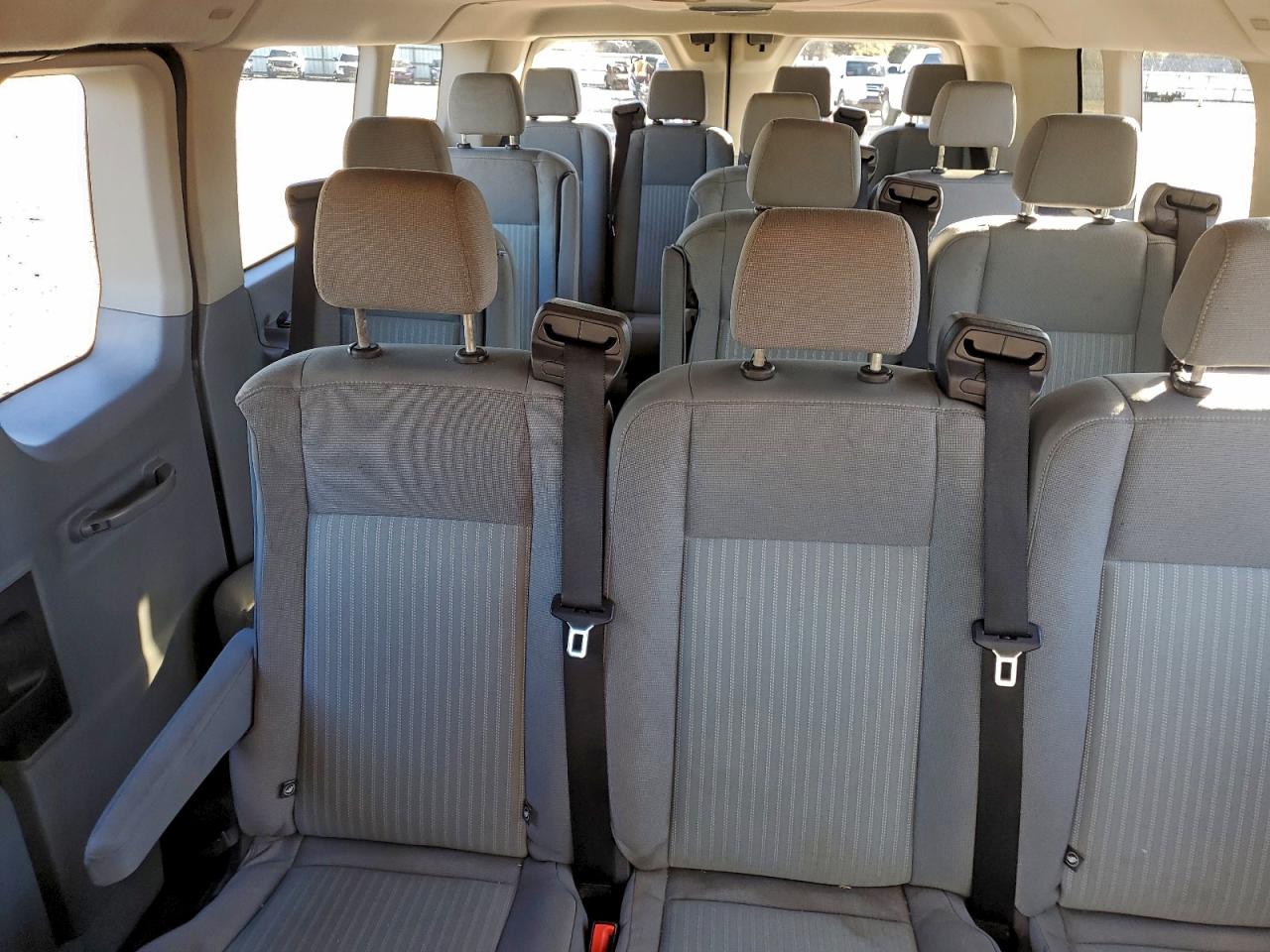 Ford Transit T-350 Image 13