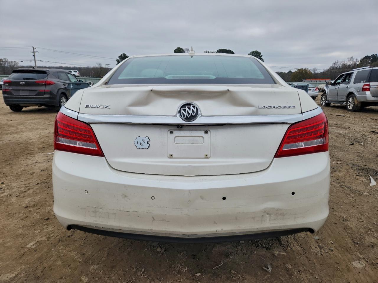 Buick LaCrosse Image 7