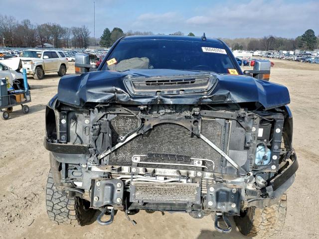 GMC Sierra K2500 Denali Image 2