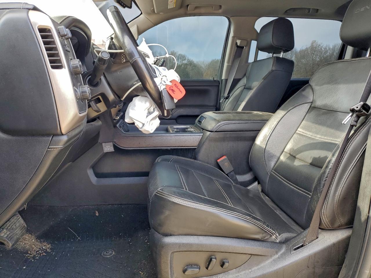 GMC Sierra K2500 Denali Image 7