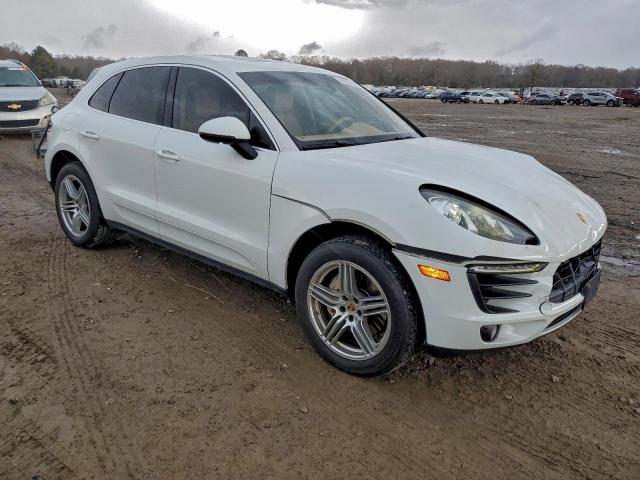 Porsche Macan S Image 12