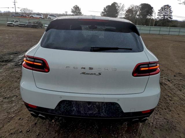 Porsche Macan S Image 2