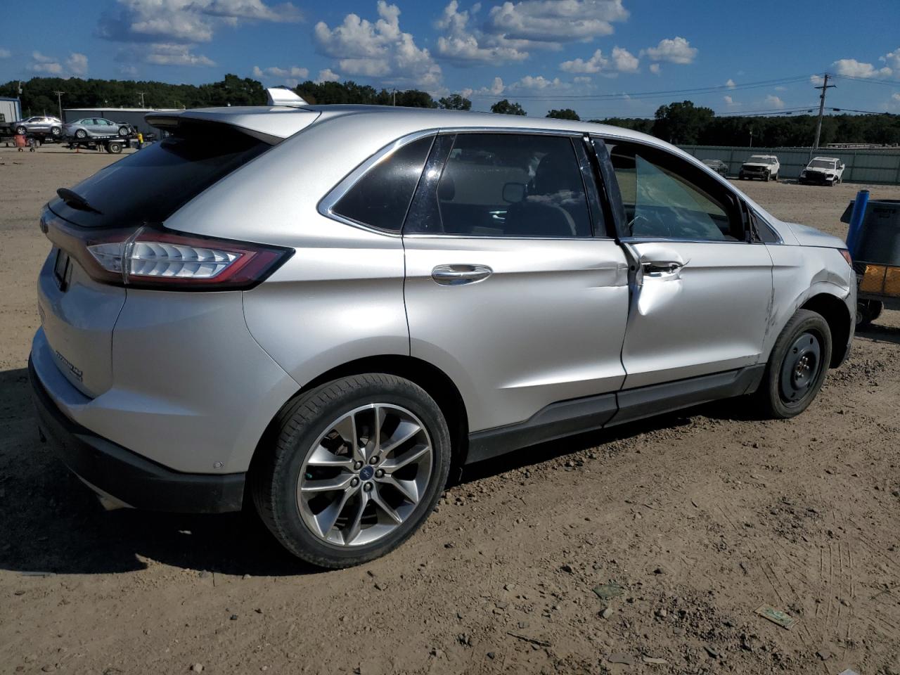 Ford Edge Titanium Image 2