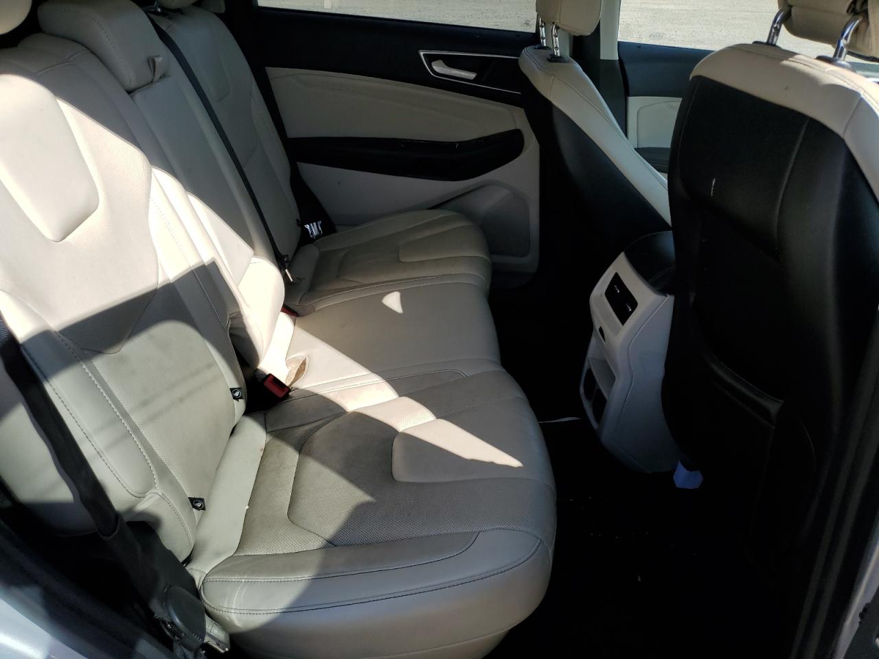 Ford Edge Titanium Image 4