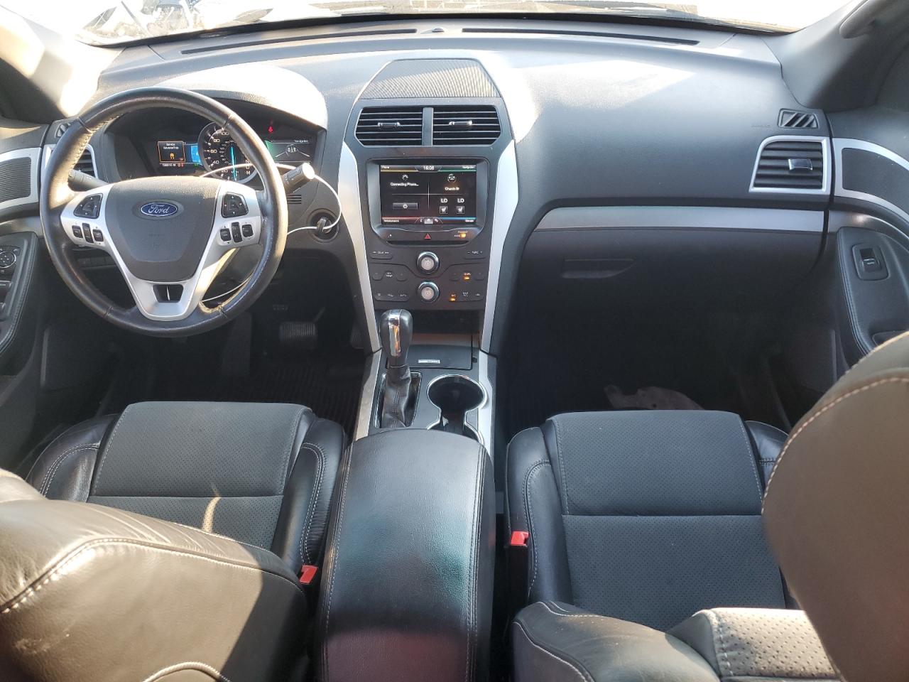 Ford Explorer Xlt Image 3