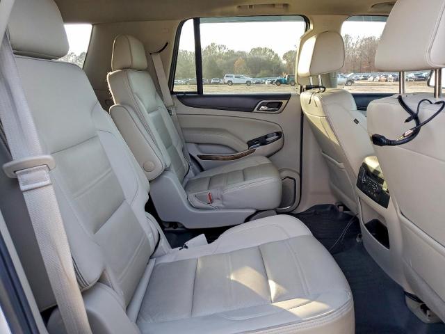 GMC Yukon Denali Image 4