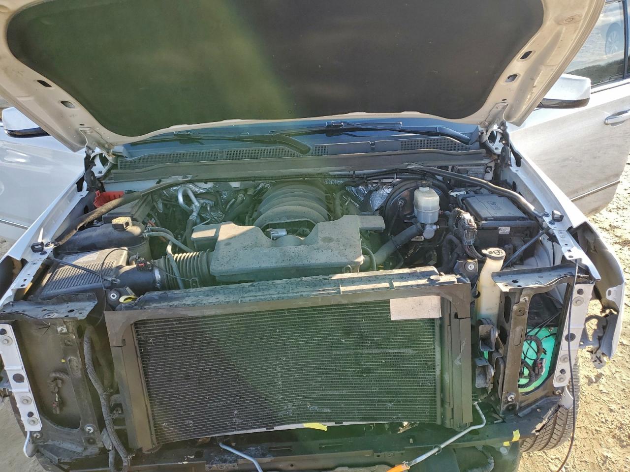 GMC Yukon Denali Image 11