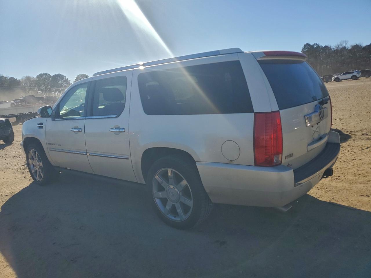 Cadillac Escalade Esv Premium Image 13