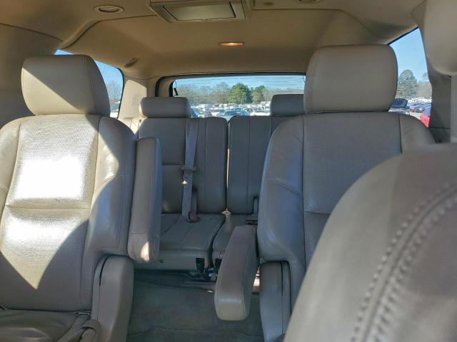 Cadillac Escalade Esv Premium Image 6