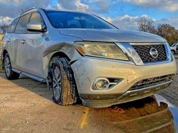 2016 Nissan Pathfinder 5N1AR2MN1GC******