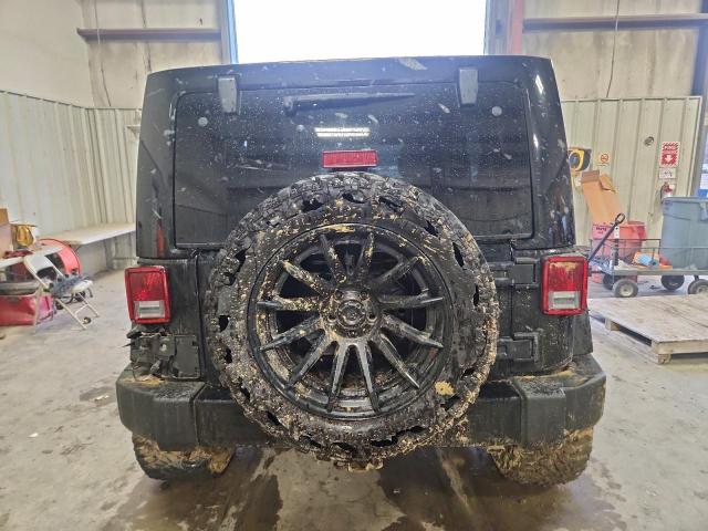 Jeep Wrangler Sahara Image 9