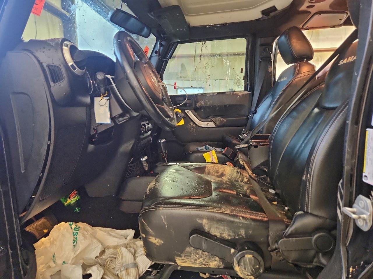 Jeep Wrangler Sahara Image 12