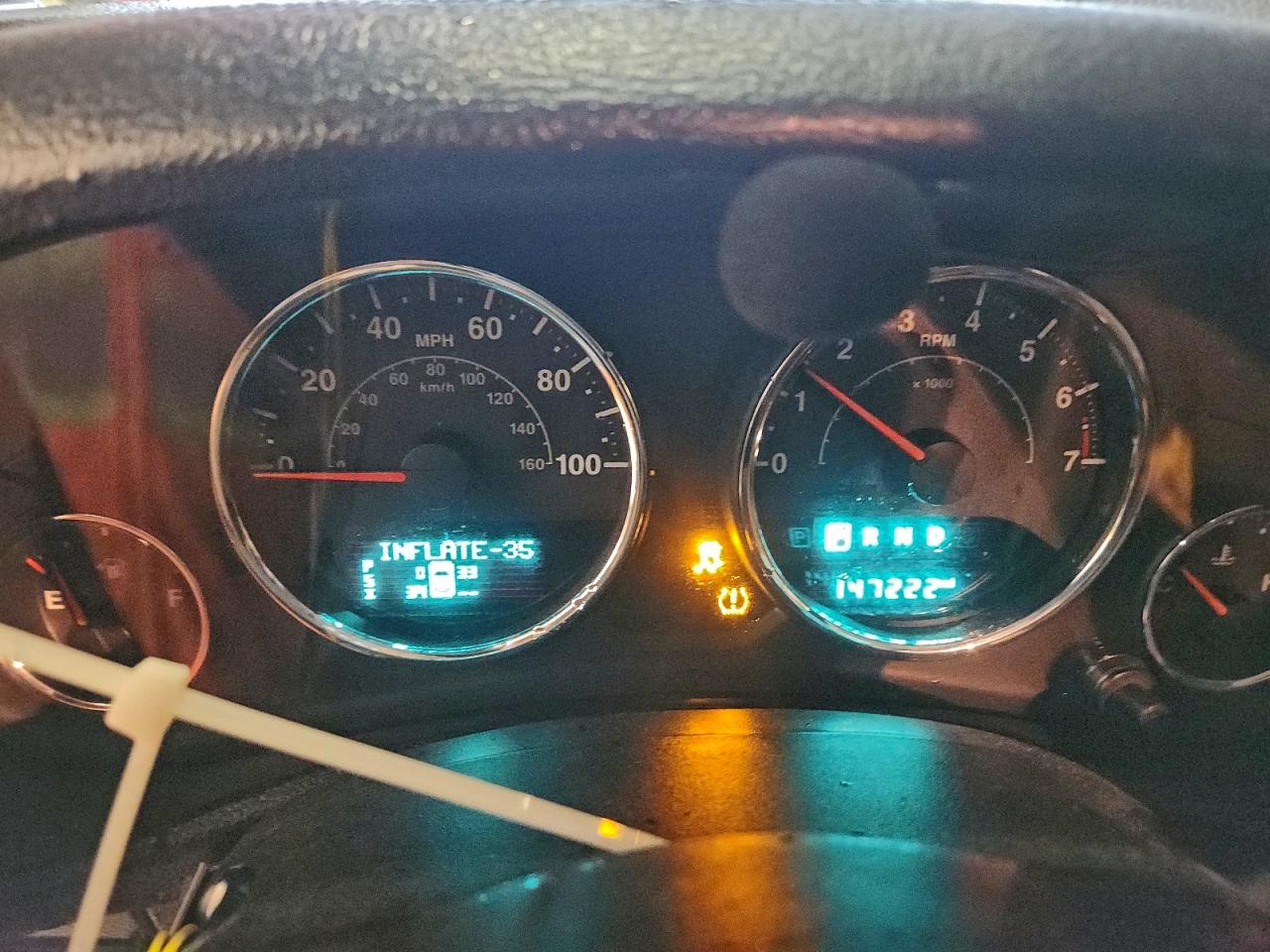 Jeep Wrangler Sahara Image 8