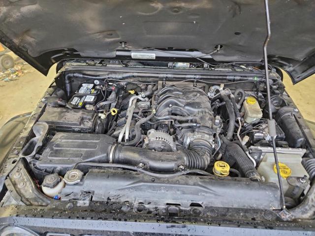 Jeep Wrangler Sahara Image 7