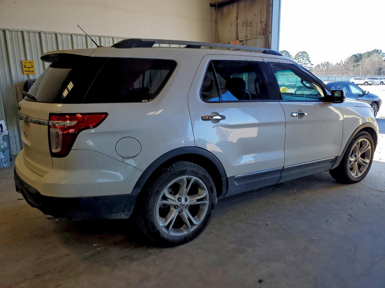 Ford Explorer Limited Image 6
