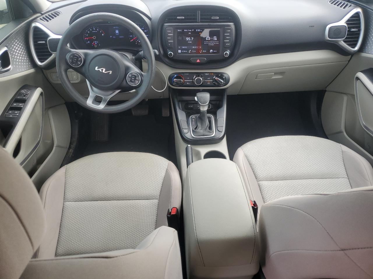 Kia Soul Lx Image 5