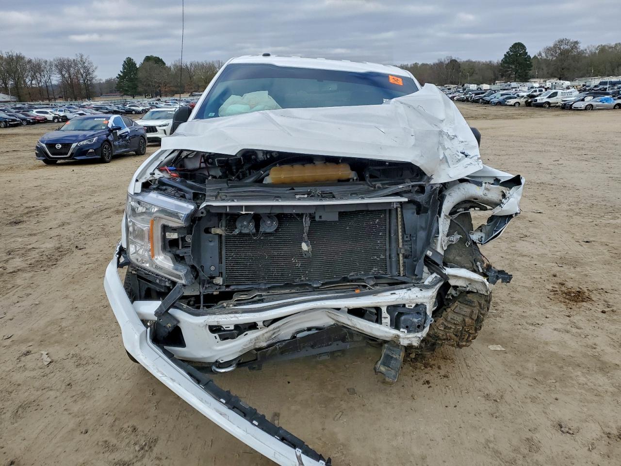 Ford F-150 Supercrew Image 3